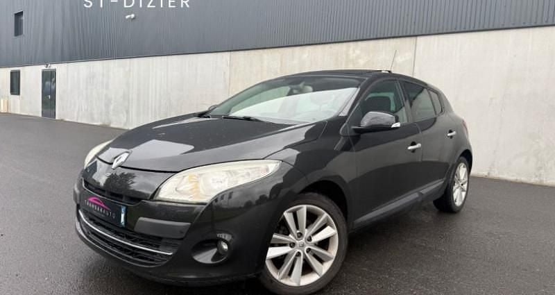 Noir Utilisé 2010 Renault Mégane III Berline | 5 490 € (Prix juste) - Image 1/4