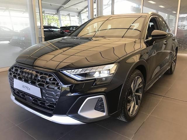 Noir mythic métallisé Nouvelle 2025 Audi A3 e-tron Design Citadine | 52 280 € (Prix assez cher) - Image 1/4