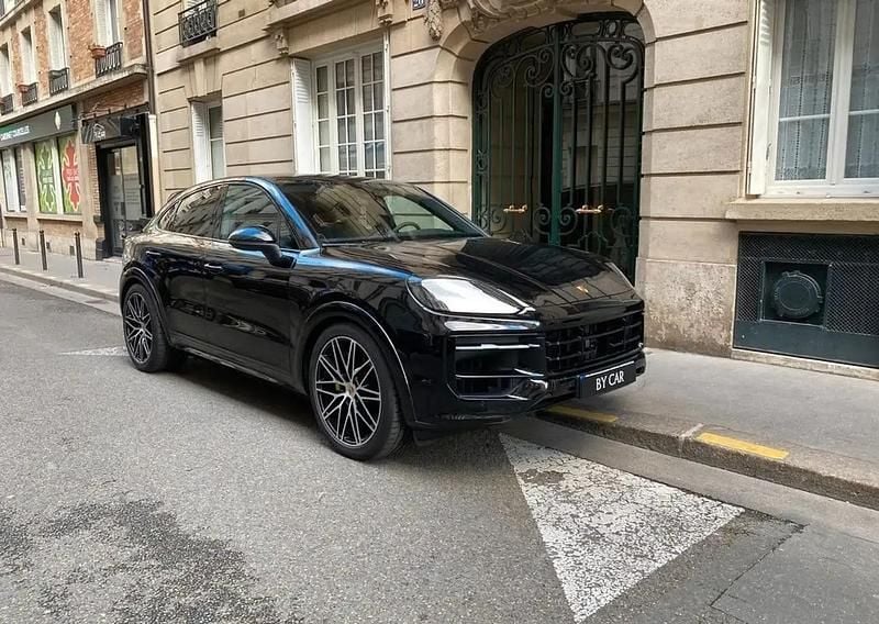 Noir Occasion 2023 Porsche Cayenne Coupe Coupé | 113 990 € - Image 1/4