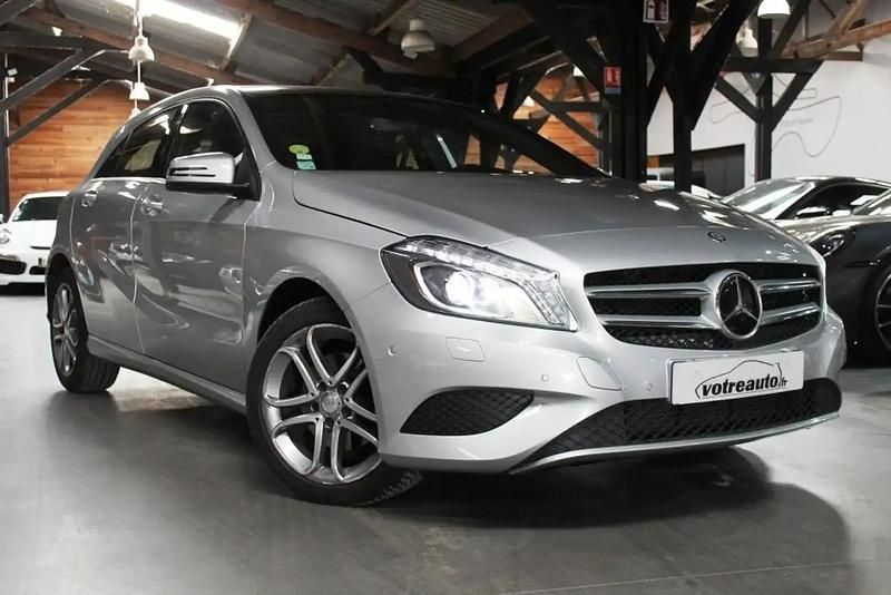 Gris Utilisé 2012 Mercedes A200 Elegance Berline | 14 800 € (Prix juste) - Image 1/4