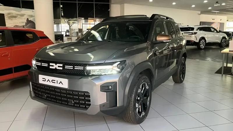Gris Utilisé 2025 Dacia Bigster Extreme SUV | 26 890 € (Prix juste) - Image 1/4