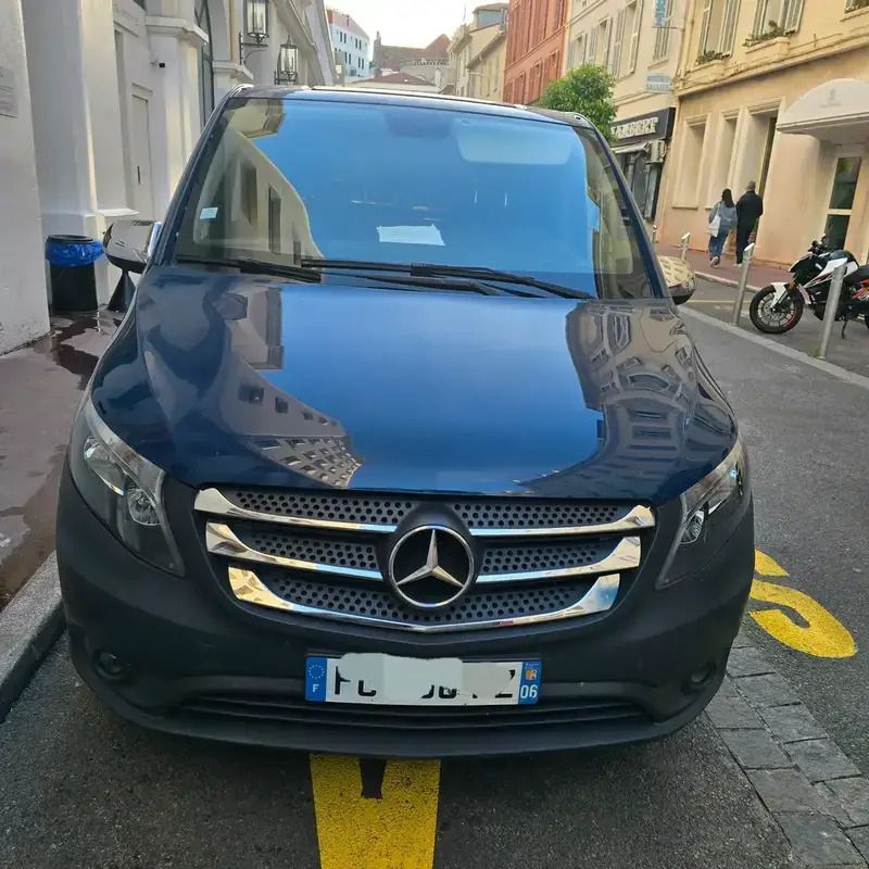 Bleu Utilisé 2018 Mercedes Vito Monospace | 22 000 € - Image 1/4