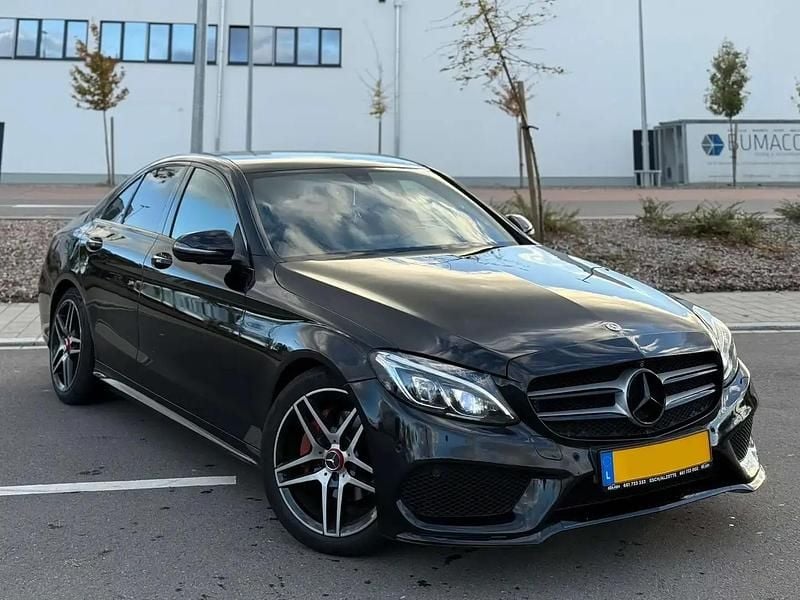 Gris Utilisé 2018 Mercedes C200 AMG line Berline | 19 990 € (Prix cher) - Image 1/4