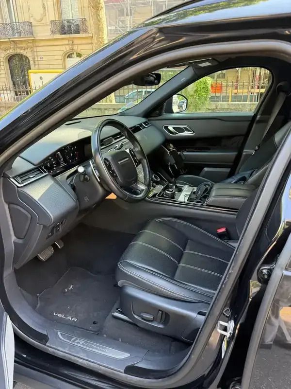 Noir Utilisé 2018 Land Rover Range Rover Velar R-Dynamic SUV | 33 900 € (Prix juste) - Image 1/4