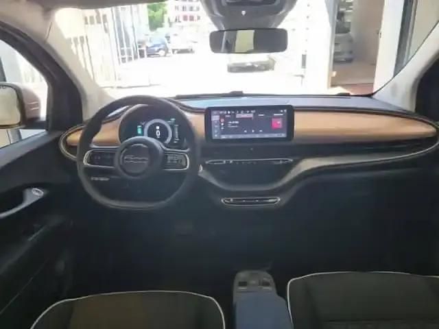 Occasion Fiat 500e 69 kW (95 ch) 2025 Rose gold métal Berline