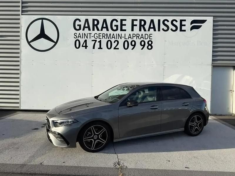 Gris Utilisé 2025 Mercedes A200 AMG line Berline | 37 500 € (Prix juste) - Image 1/4