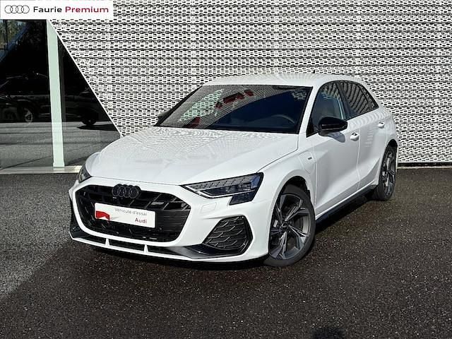 Blanc arcona Utilisé 2026 Audi A3 Sportback e-tron S-Line Citadine | 47 590 € - Image 1/4