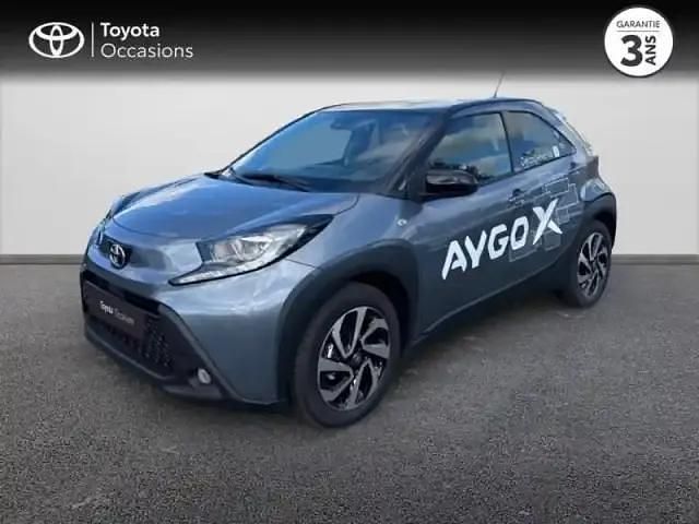 Biton gris célestine/toit noir Utilisé 2025 Toyota Aygo X Design SUV | 21 800 € - Image 1/4