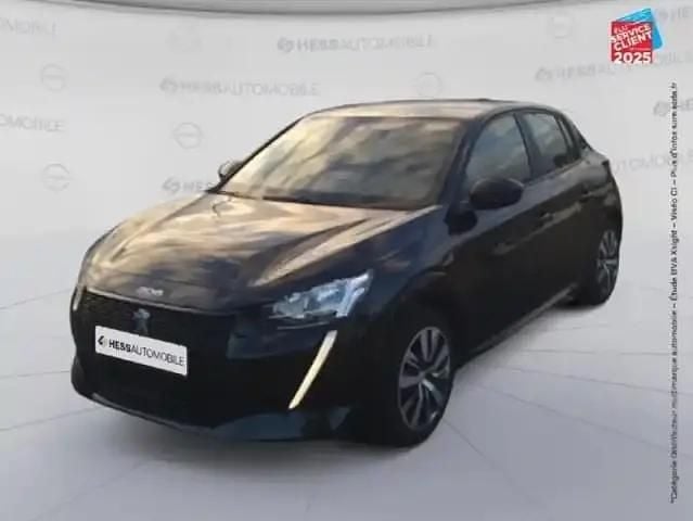 Noir Utilisé 2020 Peugeot e-208 Active Citadine | 12 499 € (Prix juste) - Image 1/4