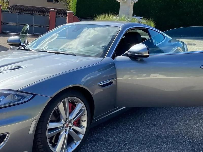 Gris Utilisé 2011 Jaguar XKR Coupé | 49 900 € (Prix assez cher) - Image 1/4