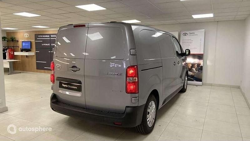 Occasion Toyota Proace 100 kW (137 ch) 2024 Gris acier métal Monospace