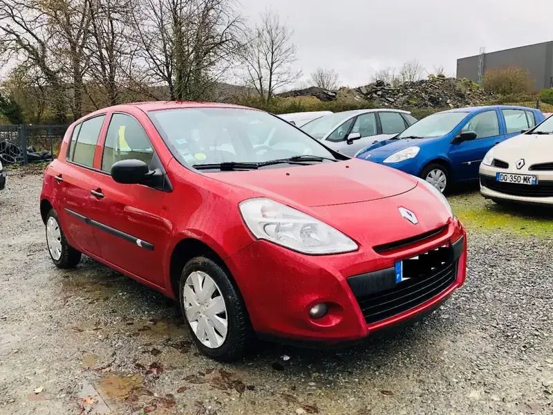 Rouge Utilisé 2012 Renault Clio III Berline | 5 800 € - Image 1/4