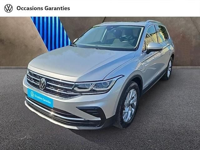 Utilisé 2023 VW Tiguan Elegance SUV | 33 489 € (Prix juste) - Image 1/4