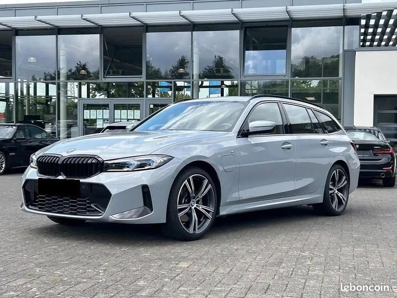 Gris Utilisé 2023 BMW 330e M Sport Break | 47 890 € (Prix cher) - Image 1/4