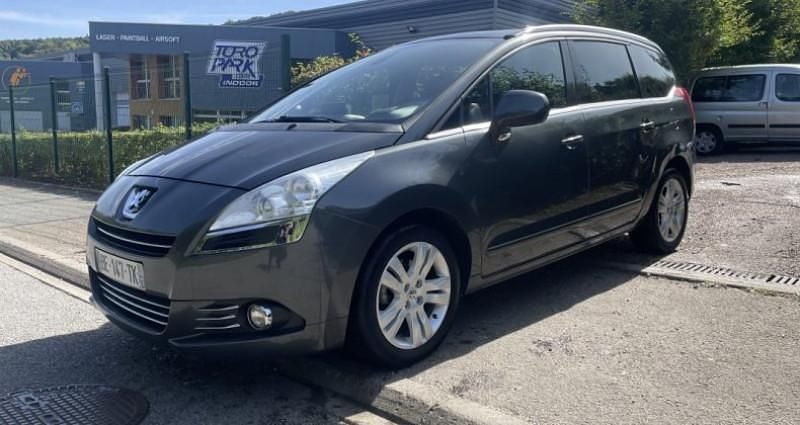 Utilisé 2010 Peugeot 5008 Premium Monospace | 5 490 € (Prix juste) - Image 1/4
