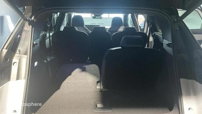 Blanc Utilisé 2025 Peugeot 5008 GT Monospace | 42 399 € - Image 1/4