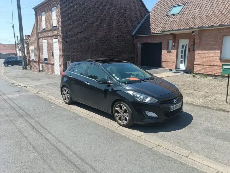 Noir Utilisé 2012 Hyundai i30 Premium Berline | 6 150 € (Prix cher) - Image 1/4