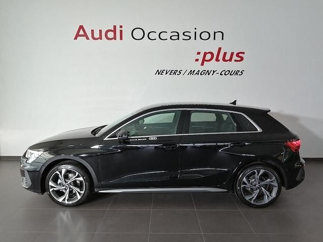 Noir mythe métallisé Utilisé 2024 Audi A3 S-Line | 38 990 € (Prix cher) - Image 1/2