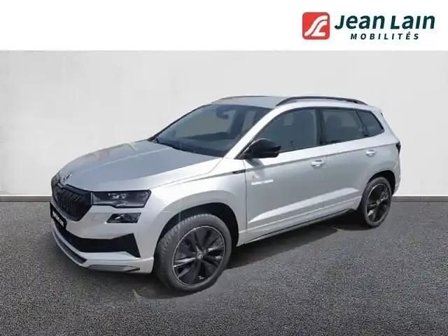 Gris Occasion 2025 Skoda Karoq SportLine SUV | 40 550 € (Prix cher) - Image 1/4