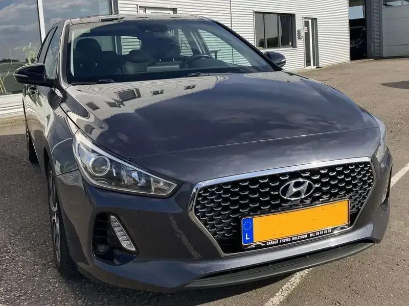 Gris Utilisé 2018 Hyundai i30 | 17 425 € (Bon prix) - Image 1/4