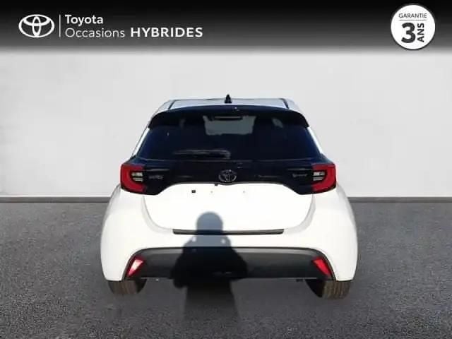 Nouvelle Toyota Yaris Hybrid Design 116 ch (85 kW) 2025 Blanc Berline