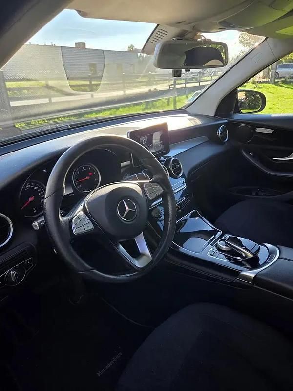 Noir Occasion 2018 Mercedes GLC220 Sportline SUV | 22 999 € (Prix juste) - Image 1/4