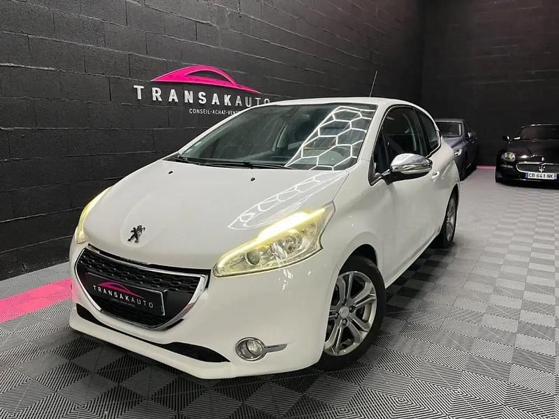 Blanc Occasion 2012 Peugeot 208 Allure Citadine | 7 490 € (Prix juste) - Image 1/4