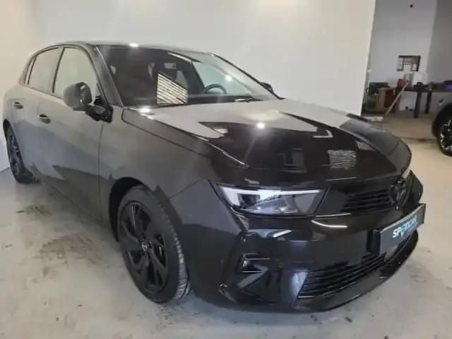 Noir karbon métallisé Occasion 2023 Opel Astra Berline | 23 490 € (Bon prix) - Image 1/4