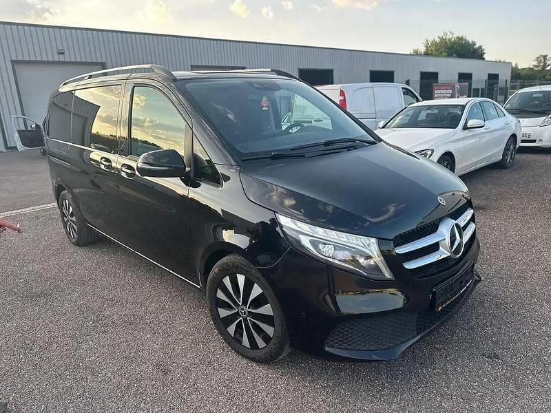 Noir Utilisé 2019 Mercedes V300 Monospace | 25 800 € - Image 1/4
