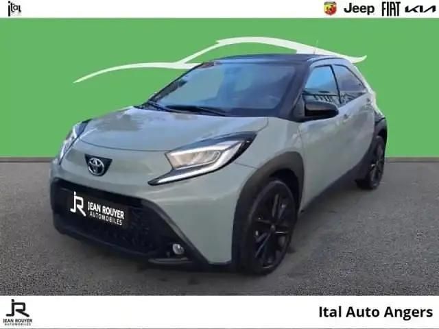 Biton vert aventurine métal/toit noir Occasion 2024 Toyota Aygo X SUV | 19 950 € (Prix cher) - Image 1/4
