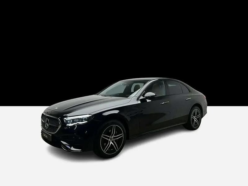 Noir Utilisé 2025 Mercedes E220 Berline | 82 041 € - Image 1/4
