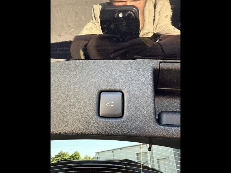 Image 4/4