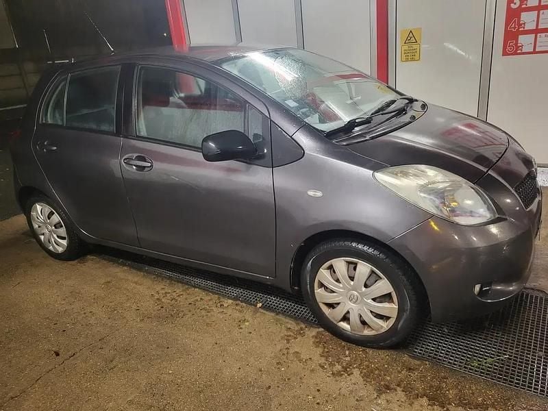 Utilisé 2008 Toyota Yaris Berline | 2 900 € (Super prix) - Image 1/4