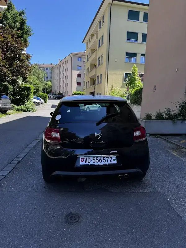 Image 2/4