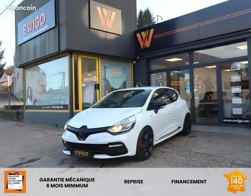 Blanc Utilisé 2015 Renault Clio IV Berline | 13 989 € (Bon prix) - Image 1/4