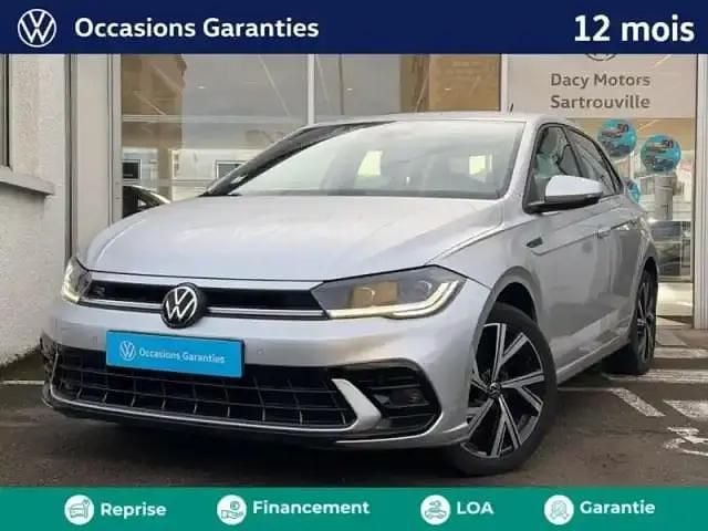 Reflet d'argent métallisé Utilisé 2022 VW Polo R-line Berline | 18 290 € (Prix juste) - Image 1/4