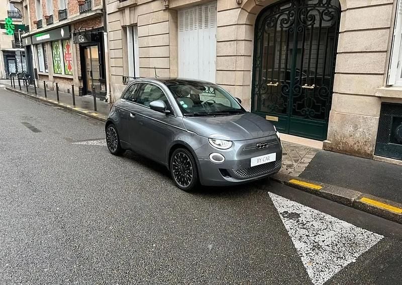 Gris Occasion 2021 Fiat 500e La Prima Citadine | 16 990 € (Prix juste) - Image 1/4