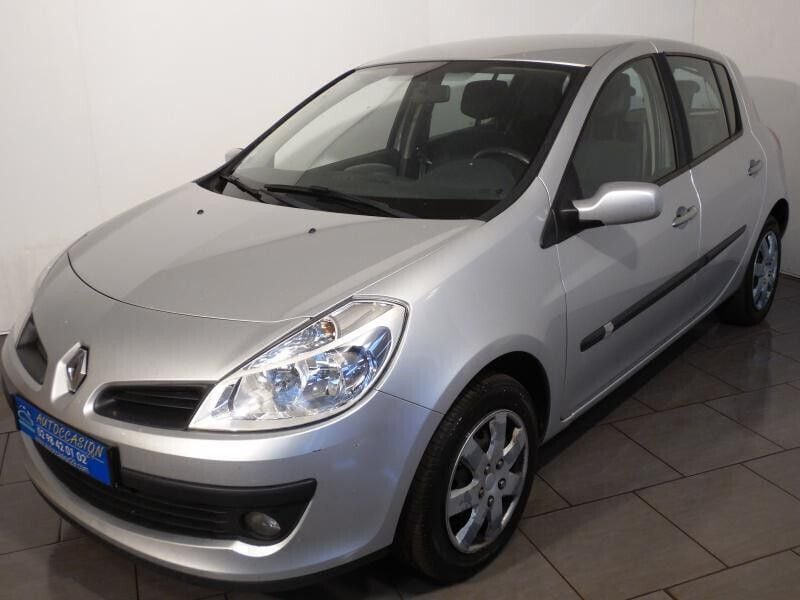 Gris Utilisé 2008 Renault Clio II Citadine | 5 990 € - Image 1/4