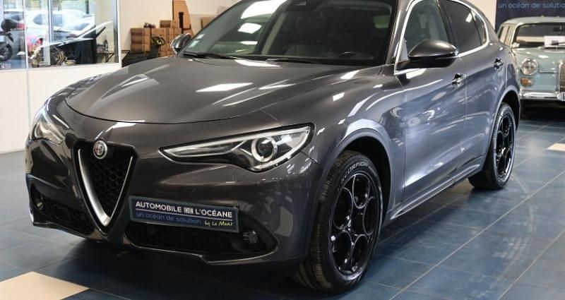 Utilisé 2017 Alfa Romeo Stelvio Lusso SUV | 21 998 € (Prix juste) - Image 1/4