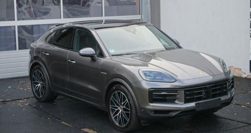 Utilisé 2023 Porsche Cayenne SUV | 110 000 € (Prix assez cher) - Image 1/4