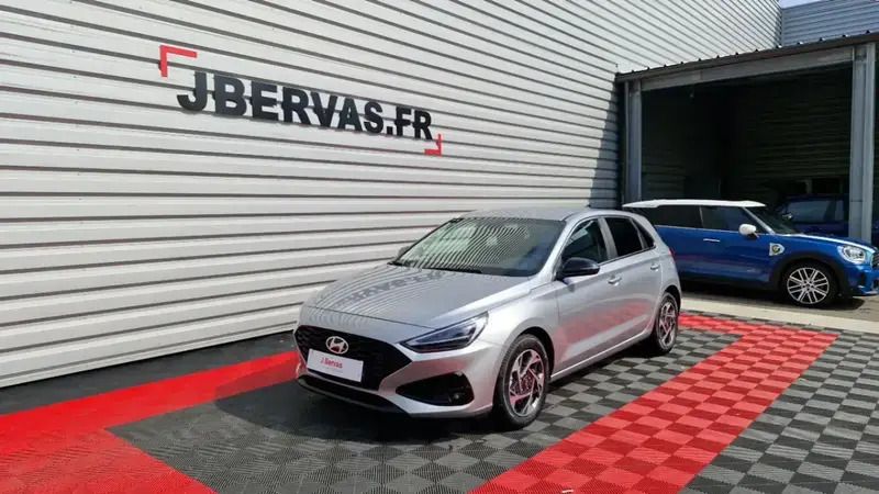 Nouvelle 2025 Hyundai i30 Berline | 22 990 € (Prix juste) - Image 1/4