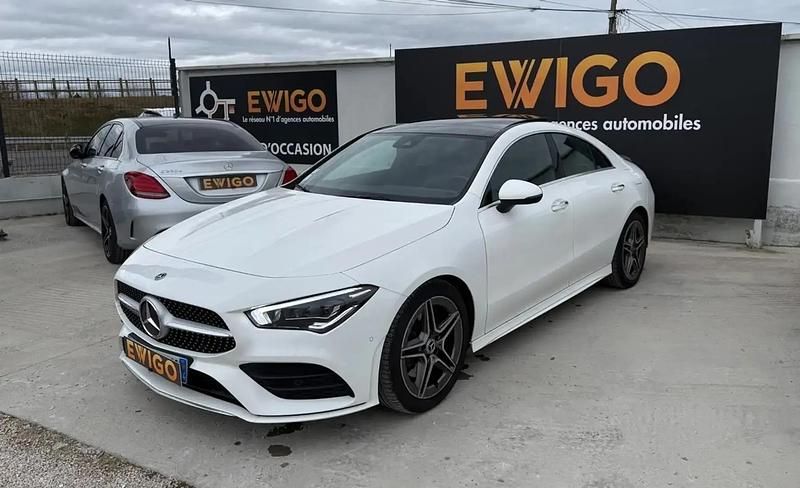 Blanc Occasion 2019 Mercedes CLA200 AMG line Berline | 26 989 € (Prix juste) - Image 1/4