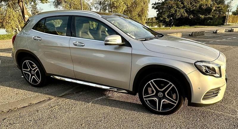 Occasion Mercedes GLA180 122 ch (89 kW) 2017 Argent SUV