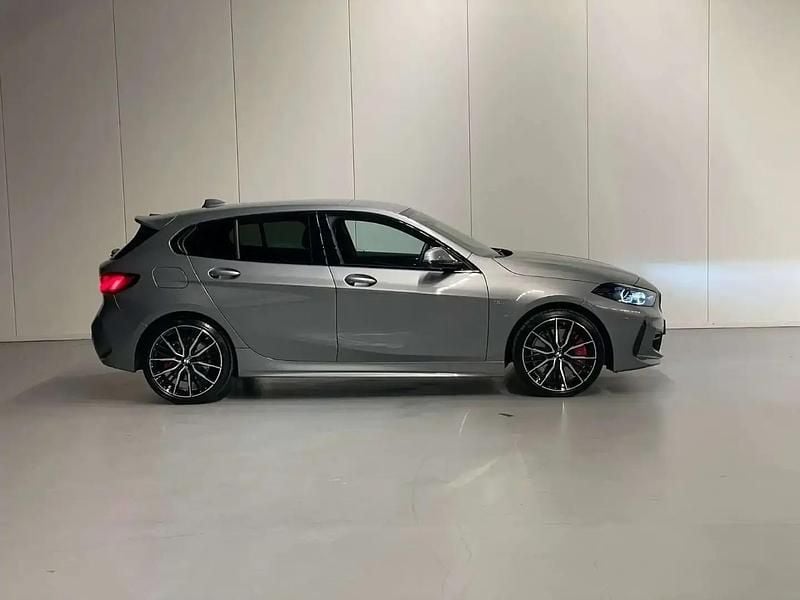 Gris Utilisé 2023 BMW 116 Citadine | 24 950 € (Bon prix) - Image 1/4