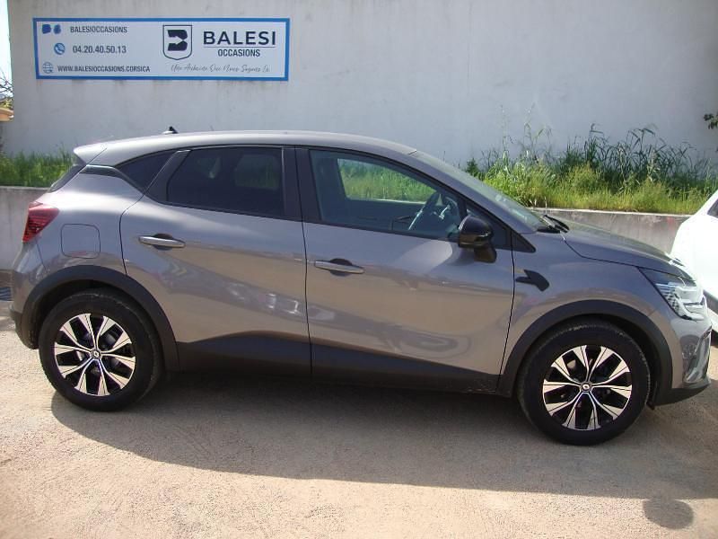 Gris Utilisé 2023 Renault Captur Evolution SUV | 16 900 € (Prix juste) - Image 1/4