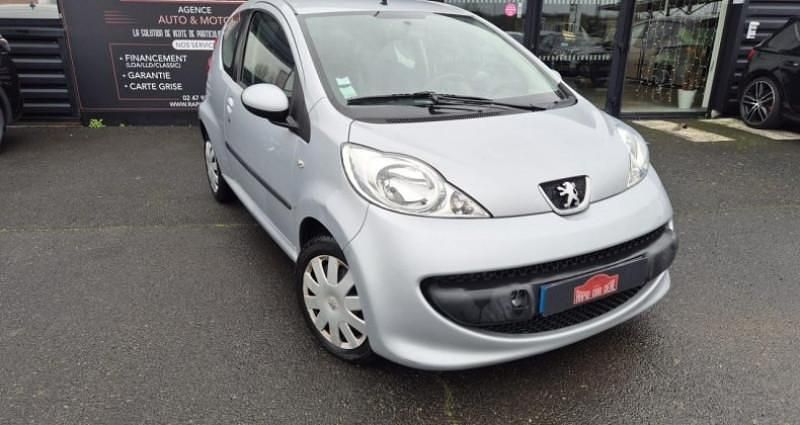 Occasion Peugeot 107 68 ch (50 kW) 2007 Gris Citadine