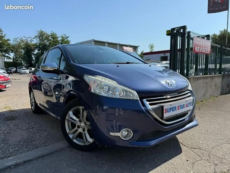 Bleu Utilisé 2012 Peugeot 208 Citadine | 5 290 € - Image 1/4
