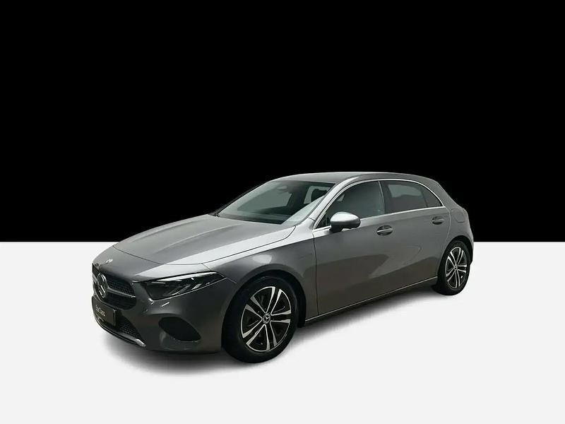 Gris Utilisé 2024 Mercedes A180 Progressive Berline | 32 297 € (Prix juste) - Image 1/4