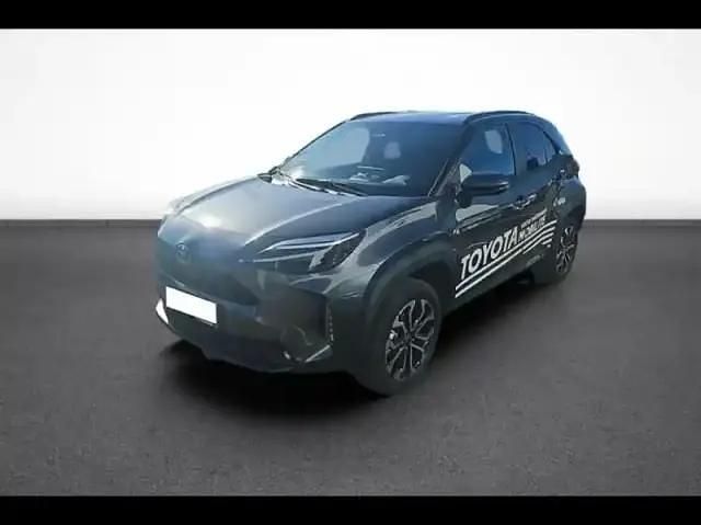 Gris Nouvelle 2025 Toyota Yaris Hybrid Design SUV | 29 990 € - Image 1/4