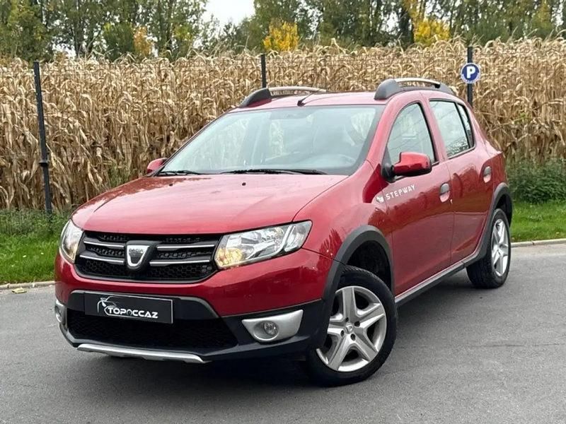 Rouge Utilisé 2013 Dacia Sandero Prestige Citadine | 5 490 € - Image 1/4